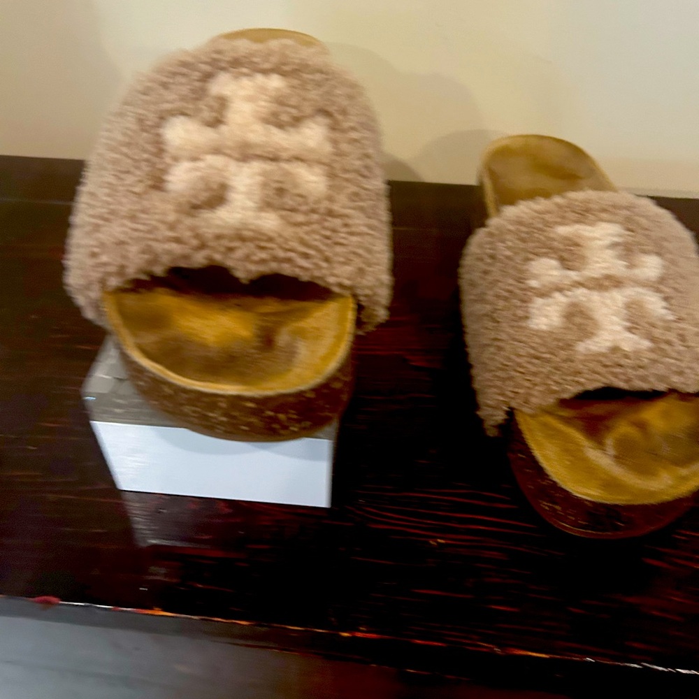 Tory Burch faux shearling slide